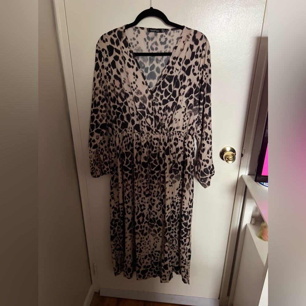 BOOHOO PLUS LEOPARD MIDI DRESS